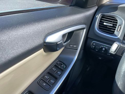 Used 2016 Volvo V60 T5 Premier image 23