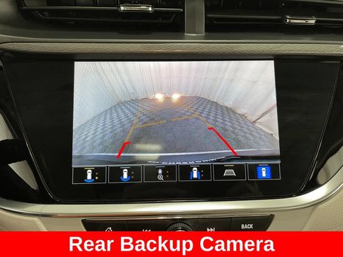 Certified 2020 Buick Encore GX Essence w/ Experience Buick Package AWD/4WD image 4
