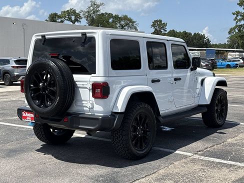 Used 2024 Jeep Wrangler Unlimited Sahara AWD/4WD image 5