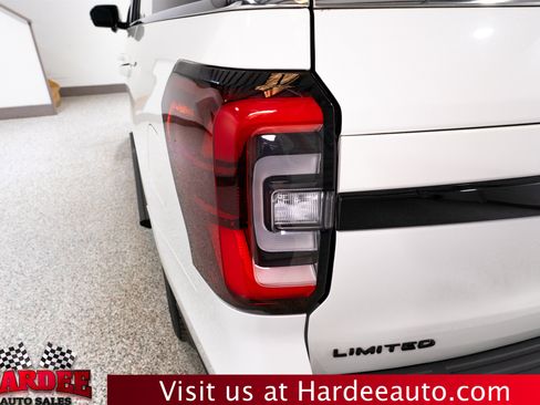 Used 2023 Ford Expedition Limited RWD image 9