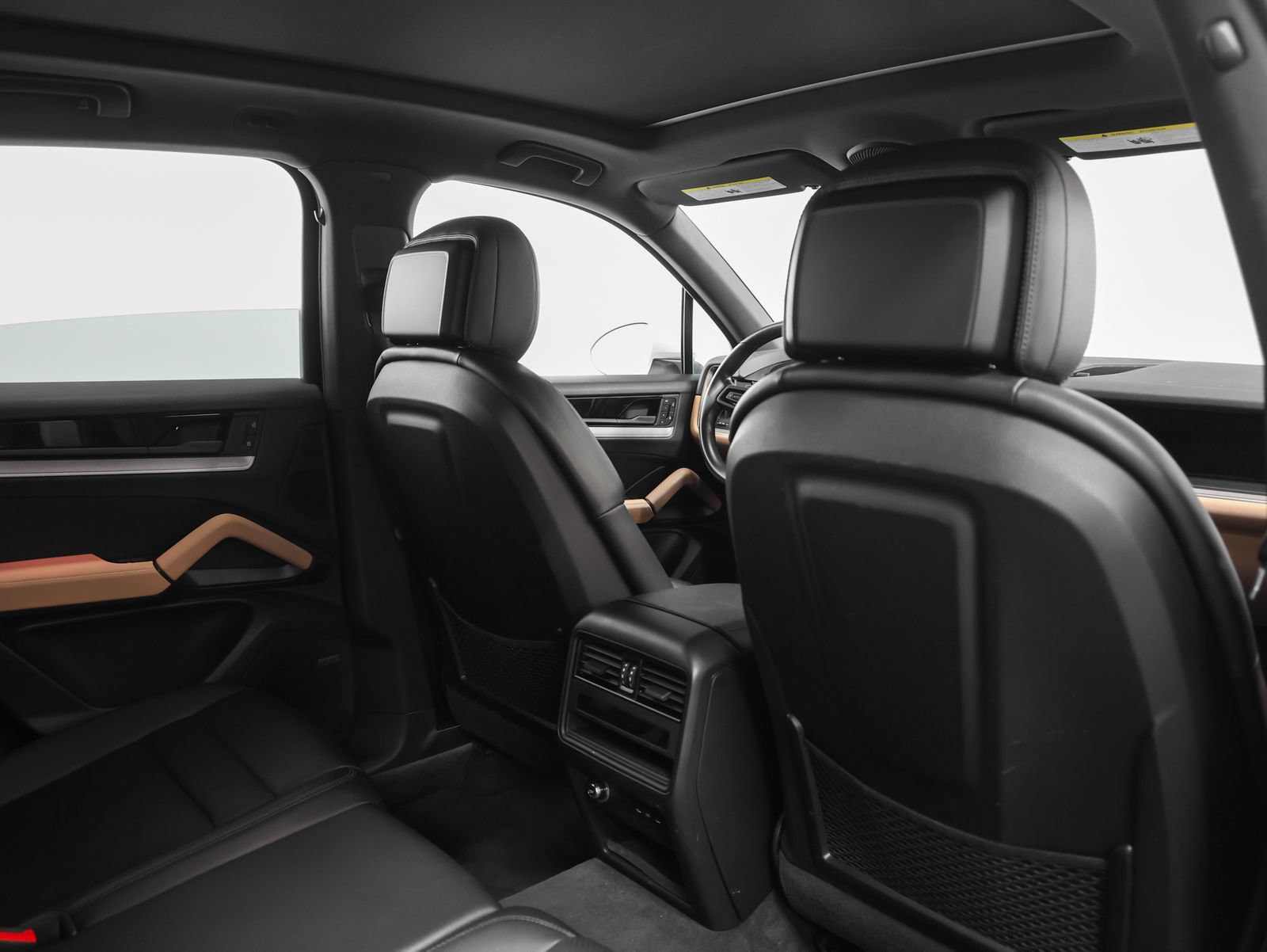 Certified 2024 Porsche Cayenne AWD/4WD image 24