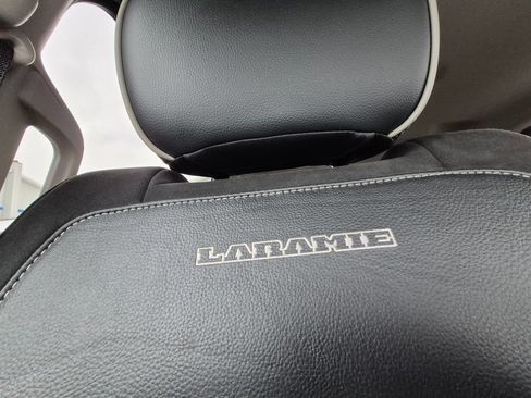 Used 2022 RAM 1500 Laramie AWD/4WD image 19