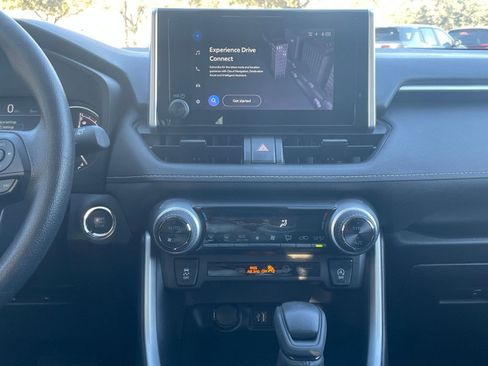 Used 2025 Toyota RAV4 XLE image 18