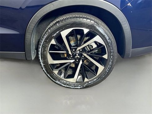 Used 2022 Mitsubishi Outlander SE image 28