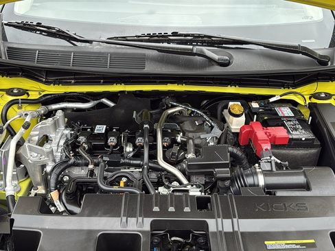 Used 2025 Nissan Kicks SR FWD image 32