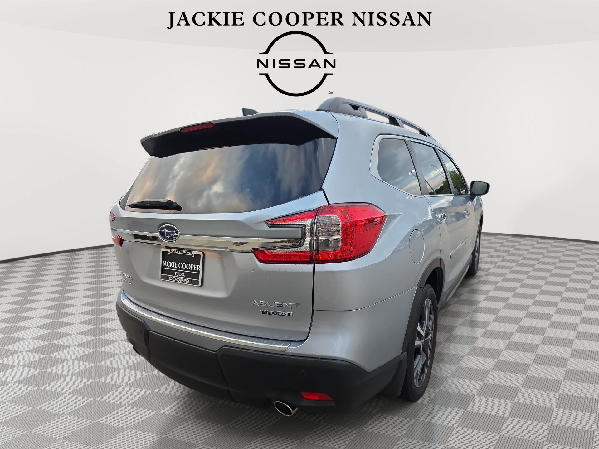 Used 2025 Subaru Ascent Touring w/ Popular Package #1 AWD/4WD image 5