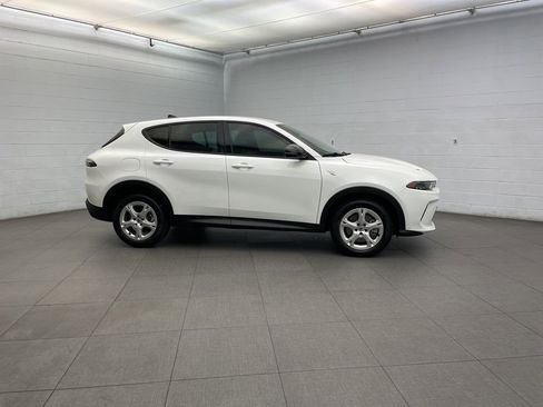 New 2025 Dodge Hornet GT image 2