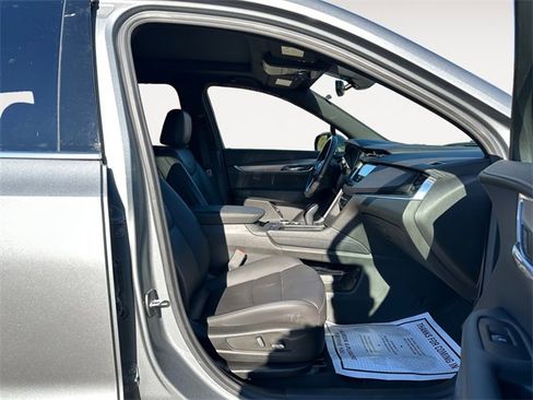 Used 2023 Cadillac XT6 Luxury image 15