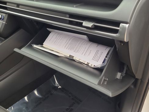 Used 2025 Hyundai Tucson SE image 22