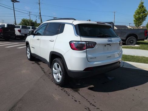 Used 2020 Jeep Compass Latitude w/ Cold Weather Group AWD/4WD image 3