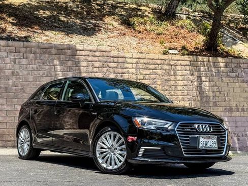Used 2018 Audi A3 e-tron Premium FWD image 13