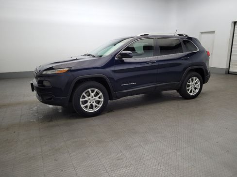 Used 2016 Jeep Cherokee Latitude w/ Comfort/Convenience Group image 2