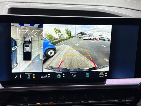 Used 2024 Chevrolet Silverado 2500 LTZ w/ LTZ Convenience Package image 27