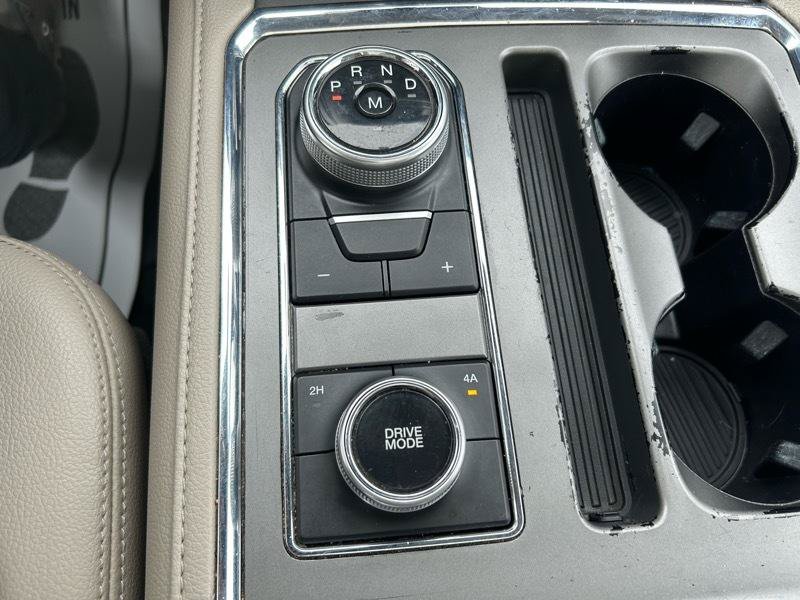 Used 2020 Ford Expedition XLT w/ Equipment Group 202A AWD/4WD image 22