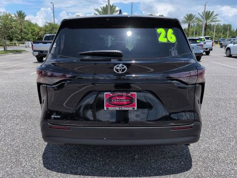 Certified 2026 Toyota Sienna LE FWD image 5