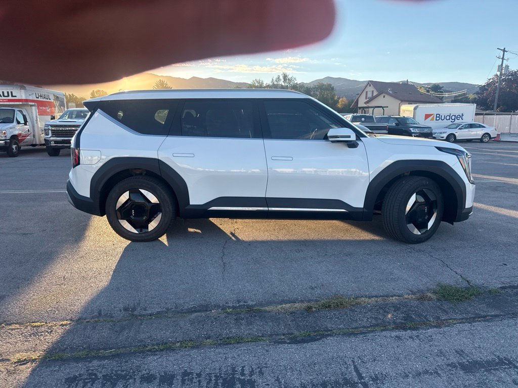 Used 2024 Kia EV9 Wind AWD/4WD image 3
