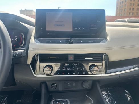 Certified 2024 Nissan Rogue SL w/ SL Premium Package image 26