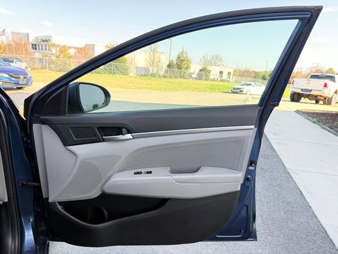 Used 2020 Hyundai Elantra SEL image 24