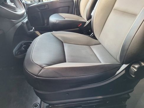 Used 2025 RAM ProMaster 2500 w/ Convenience Group FWD image 17