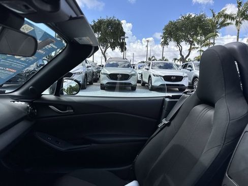 Used 2020 MAZDA MX-5 Miata Sport RWD image 19