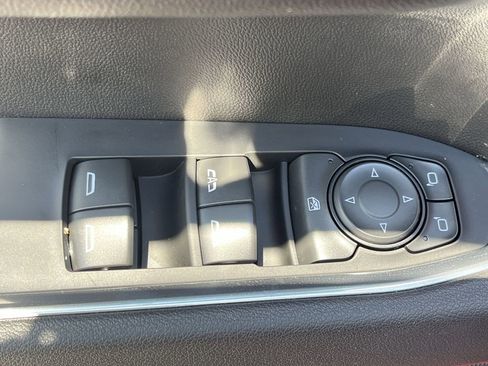 New 2025 GMC Sierra 1500 Elevation image 36