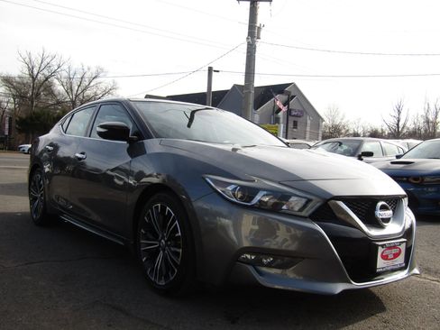 Used 2017 Nissan Maxima Platinum image 1