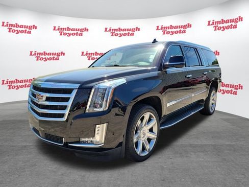 Used 2018 Cadillac Escalade ESV Premium Luxury AWD/4WD image 26