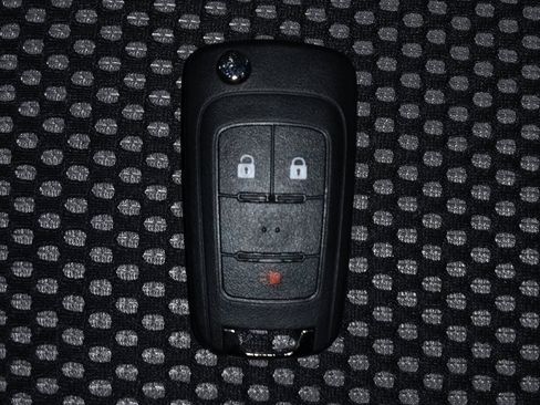 Used 2017 GMC Terrain SLE FWD image 32