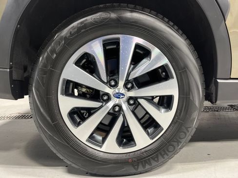 Used 2024 Subaru Outback Premium AWD/4WD image 39