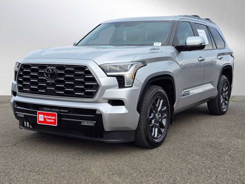 Used 2025 Toyota Sequoia Platinum AWD/4WD image 8
