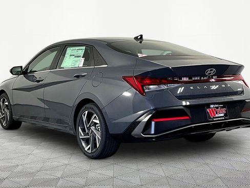 New 2026 Hyundai Elantra Limited FWD image 4