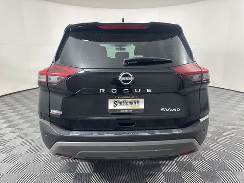 Used 2023 Nissan Rogue SV image 4