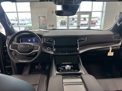 New 2026 Jeep Grand Wagoneer 4WD w/ Premium Group I image 4