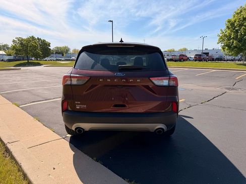 Used 2021 Ford Escape SE FWD image 4