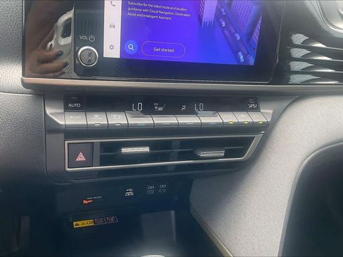 Used 2025 Toyota Camry LE w/ Convenience Package FWD image 32