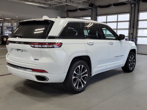 Used 2023 Jeep Grand Cherokee Overland image 4