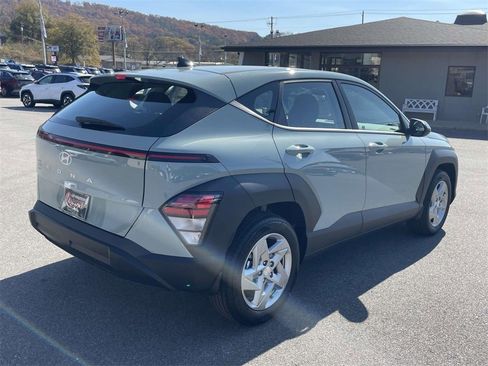 New 2026 Hyundai Kona SE image 3