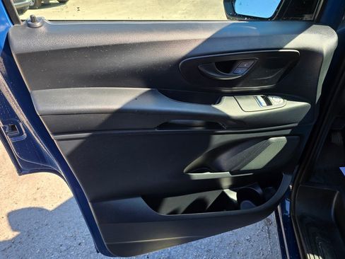 Used 2023 Mercedes-Benz Metris Passenger image 13