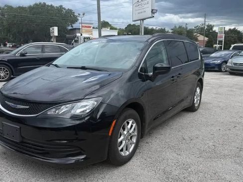 Used 2020 Chrysler Voyager Lxi FWD image 4