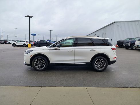 Used 2022 Lincoln Corsair AWD w/ Equipment Group 101A image 4