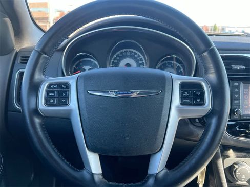 Used 2011 Chrysler 200 Limited image 22