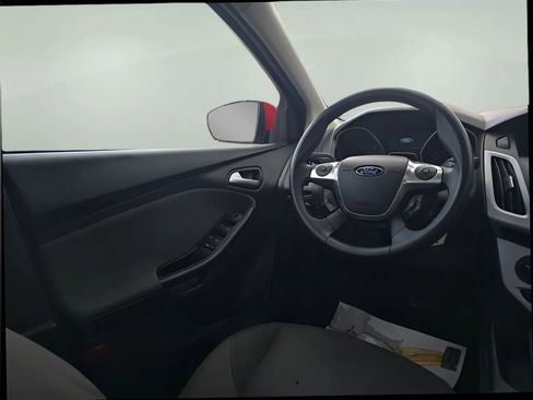 Used 2012 Ford Focus SE FWD image 11