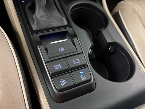 Used 2021 Hyundai Tucson Limited AWD/4WD image 25