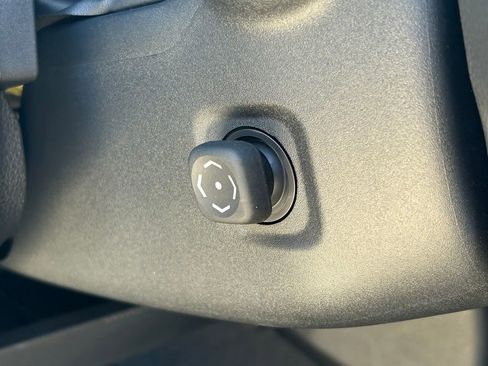 Used 2025 Toyota 4Runner TRD Off-Road Premium image 30