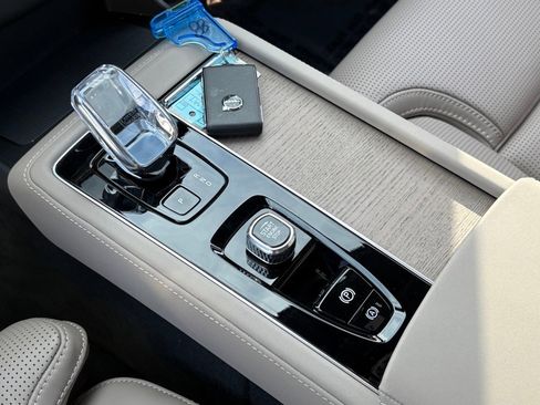 New 2026 Volvo XC90 B6 Ultra w/ Protection Package image 20