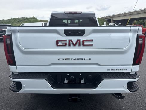New 2026 GMC Sierra 2500 Denali AWD/4WD image 4