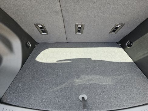 New 2027 Chevrolet Bolt LT w/ Comfort Package FWD image 24