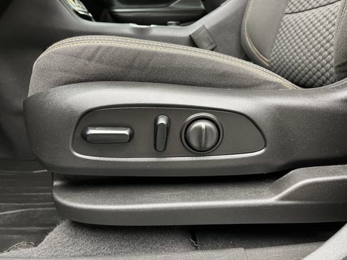 Used 2020 GMC Terrain SLE w/ Driver Convenience Package AWD/4WD image 9
