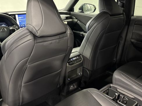 Used 2026 Lexus TX 500h AWD image 32
