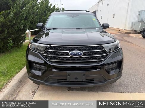 Used 2020 Ford Explorer XLT RWD image 2